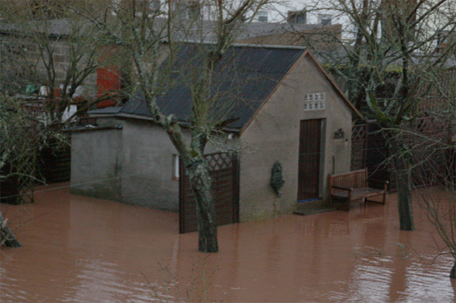 Nach dem Sturm die Flut