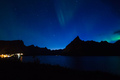 Polarlicht strahlt über Norwegen