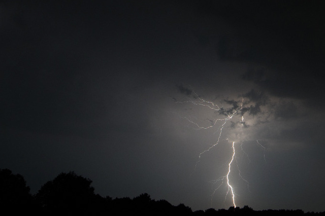 Blitze am Nachthimmel